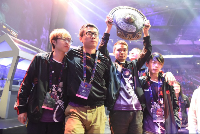 JDG官宣夏季赛大名单：战马教练加入