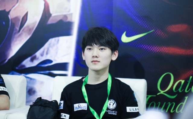 选手和LPL对着干🤣网传官方欲组活动遭选手拒绝 随后发长文希望承担起责任