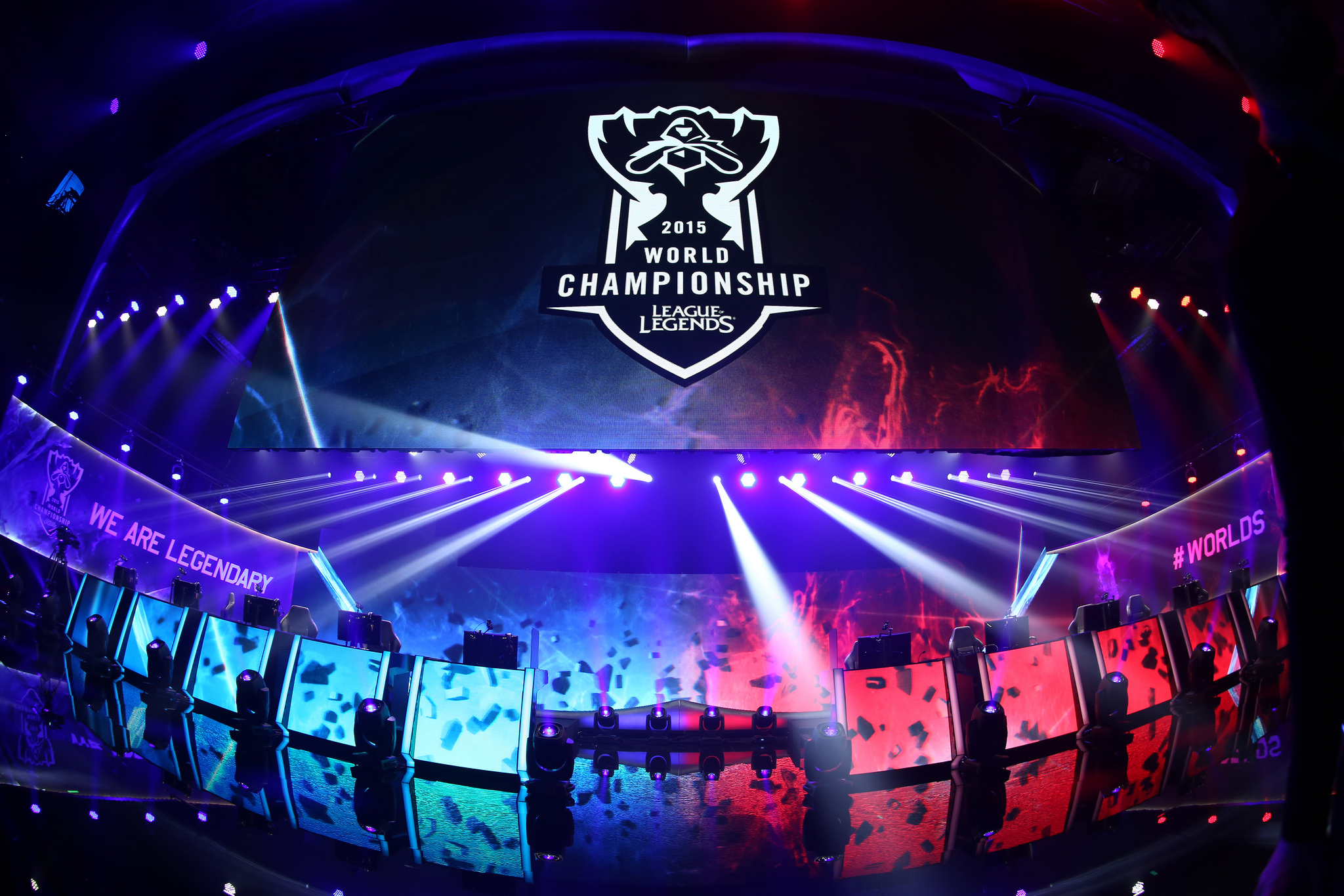 我们没有在上海Major的表演赛中看到 s1mple